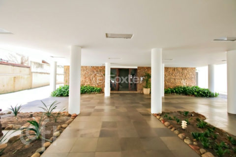Image 21 - 958745