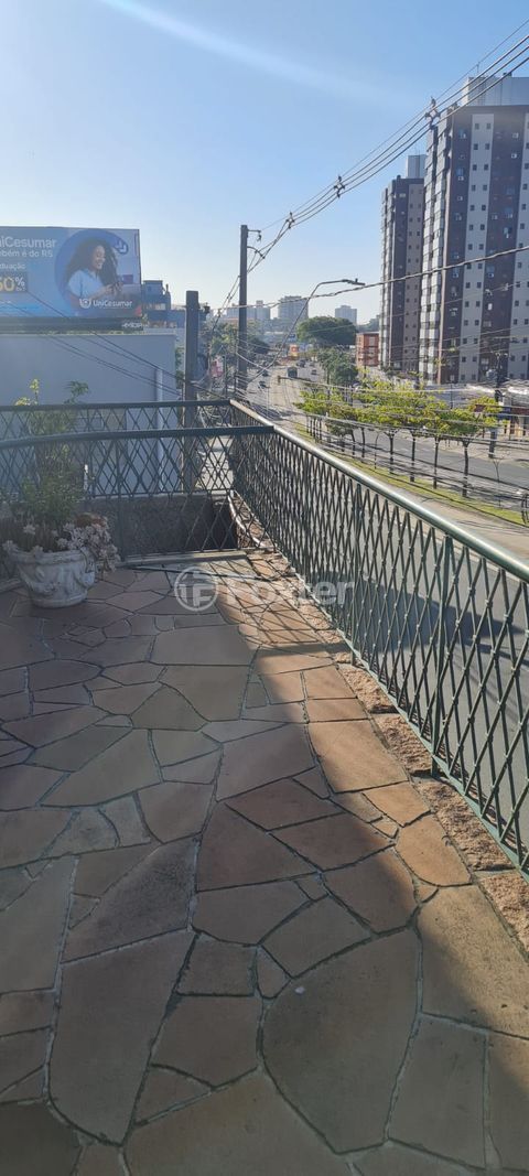 Image 5 - 958837