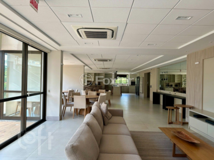 Image 30 - 959009