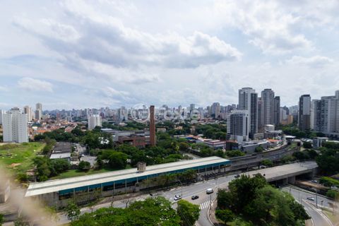 Image 19 - 959510