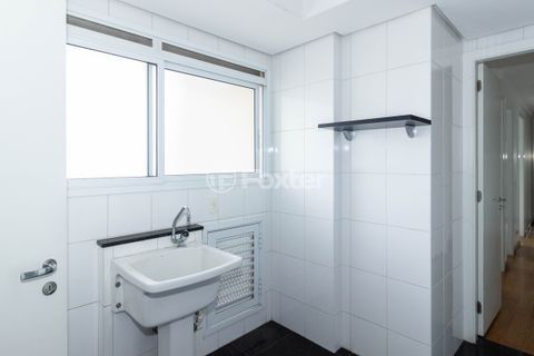 Image 11 - 959510