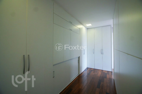 Image 40 - 959516