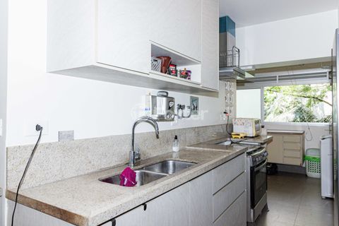 Image 33 - 959532