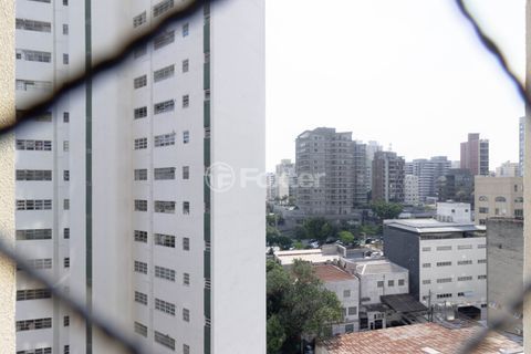 Image 17 - 960102