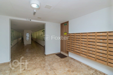 Image 32 - 960305