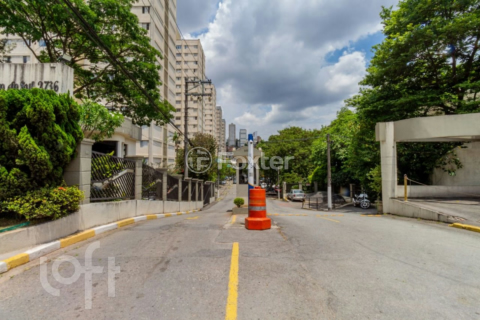 Image 16 - 960333