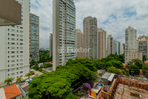 Image 13 - 960340