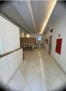 Image 7 - 961001