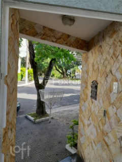Image 15 - 961005
