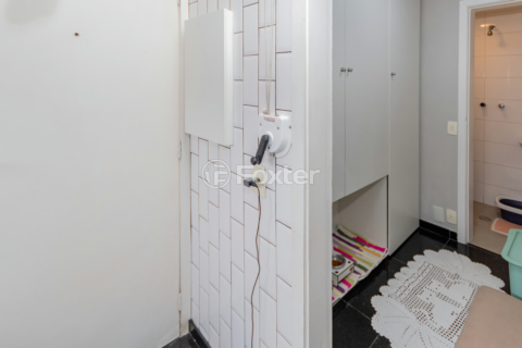 Image 31 - 961816