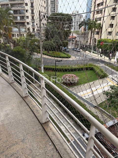 Image 5 - 962376