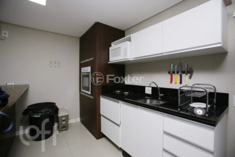 Image 21 - 962896