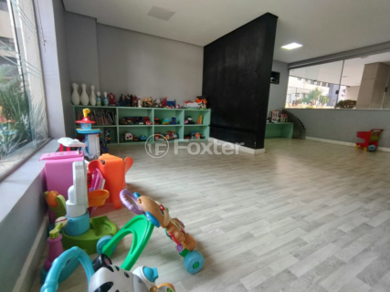 Image 15 - 963002