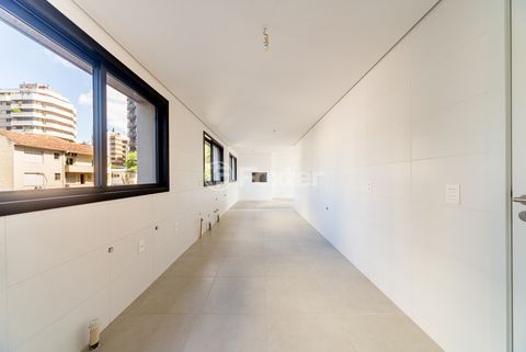 Image 16 - 964785