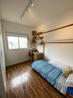 Image 14 - 965235