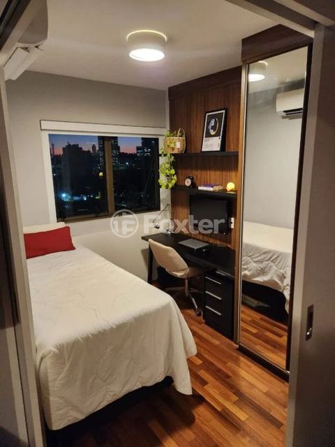 Image 8 - 965580