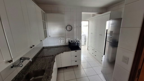 Image 32 - 965957