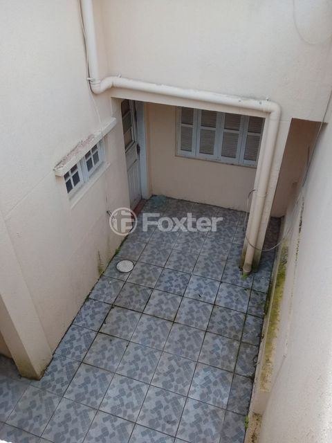 Image 21 - 966317