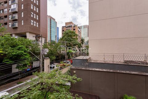 Image 13 - 967055