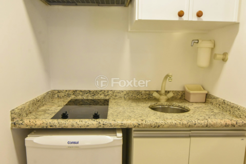 Image 7 - 967875