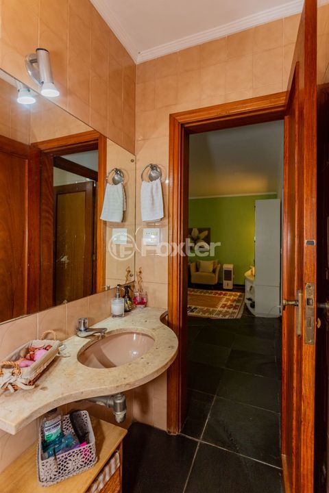 Image 29 - 968935