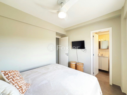 Image 15 - 969988
