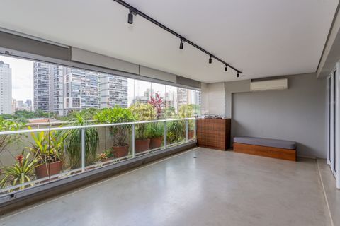Image 4 - 970618