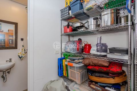 Image 37 - 971811
