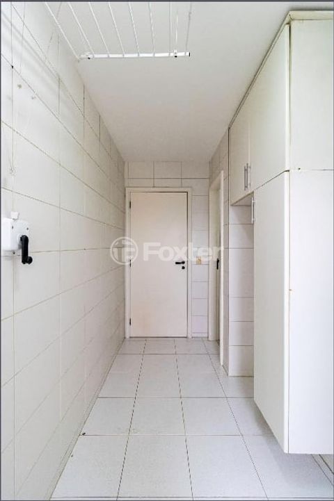 Image 10 - 971813