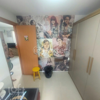 Image 19 - 972305