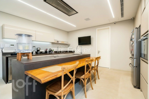 Image 31 - 972330
