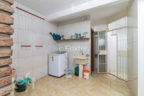 Image 39 - 972477