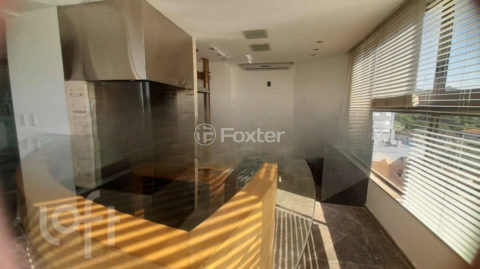 Image 32 - 972570