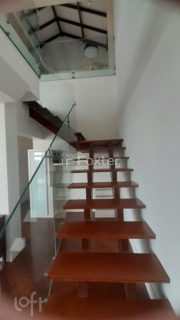 Image 31 - 972570