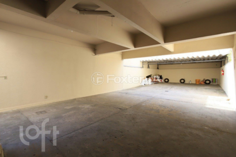 Image 30 - 972579