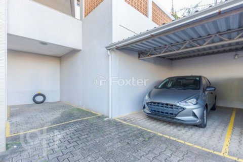 Image 25 - 973311