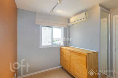 Image 33 - 973379