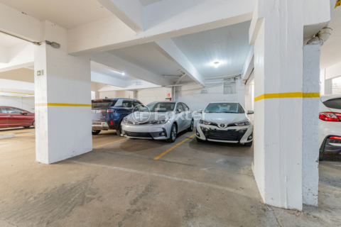Image 38 - 973682