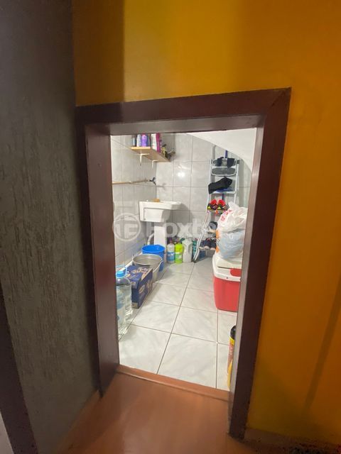 Image 23 - 973800