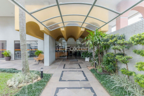 Image 31 - 979044