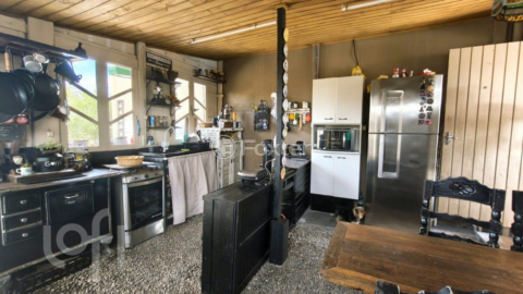 Image 33 - 979220