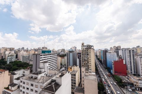 Image 4 - 979316