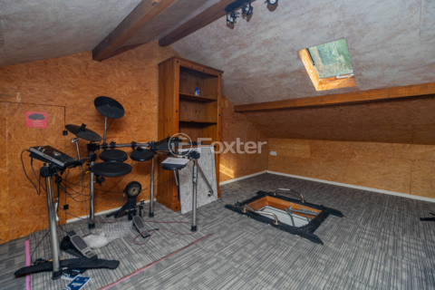 Image 38 - 979327