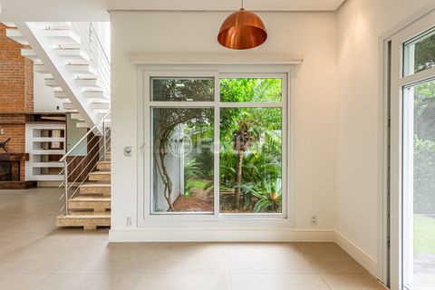 Image 22 - 979432