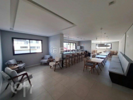 Image 21 - 979500