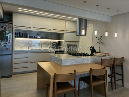 Image 6 - 979631