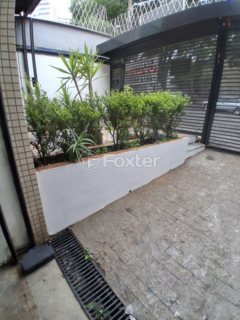 Image 4 - 979639