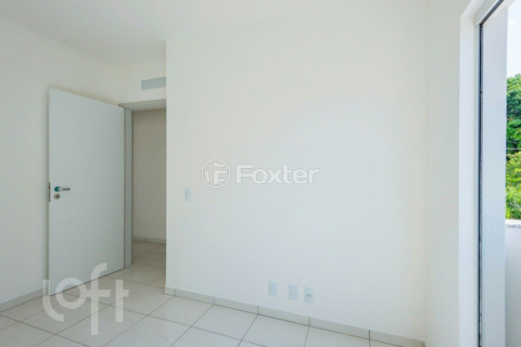 Image 6 - 979656