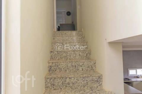 Image 34 - 979752