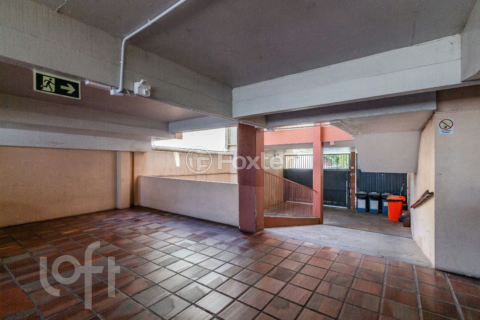 Image 4 - 979779